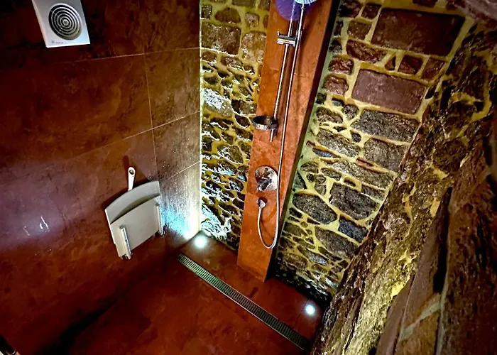 宾兹美女樱旅馆 3* Přední Výtoň