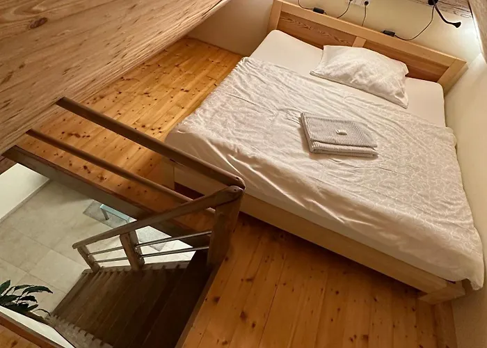 宾兹美女樱旅馆 招待所 Přední Výtoň